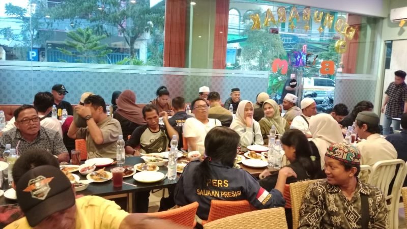 Rangkul Awak Media, PT SCG Buka Puasa Bersama Wartawan Kotabaru