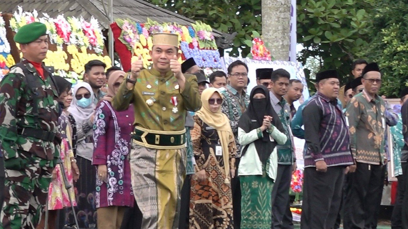Sapaan Humanis Bupati Andi Rudi Latif kepada Peserta Upacara Harjad Tanbu